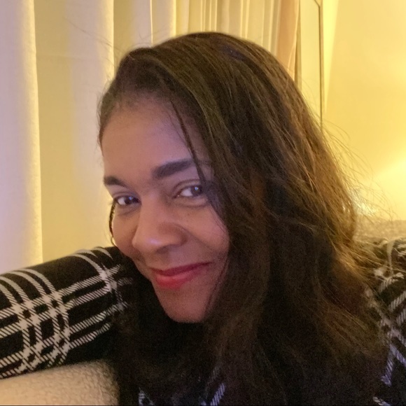 Essentials Host Picks - Picture 1 of 6